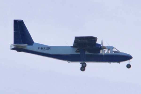 25 January 2021 - 12-18-53
Fairly low and frying east over Gallants Bower this Islander belongs PixAir Survey so, and it's just a guess, but might this have been snapping along the way?
--------------------------
F-HSUR Britten Norman Islander